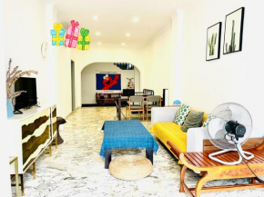 Convenient Rare house in central city